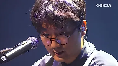 Kwon Namu captivates KT&G Sangsang Madang Busan with 'LOVE IN CAMPUS' live performance