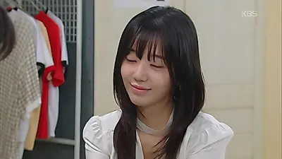 Jeon Hye-won pressures Im Jae-geun with notebook clues in 'A Trap Called Desire'