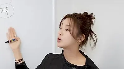 Kang So-ra offers beginner's guide to Wuxia, simplifying complex terms