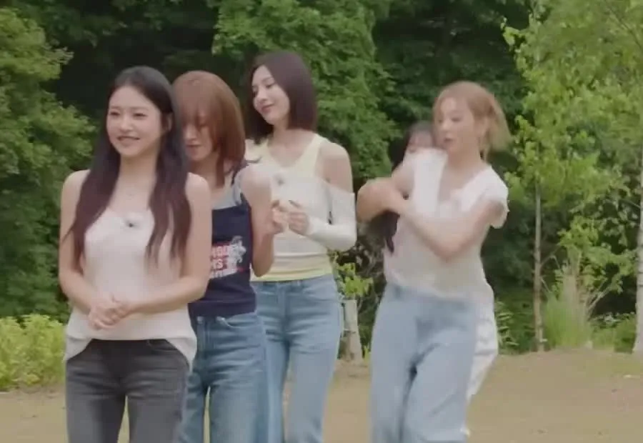 Red Velvet trở lại với 'Level Up Project Season 6', hé lộ những khoảnh khắc chuẩn bị cho nhiệm vụ ngoài trời