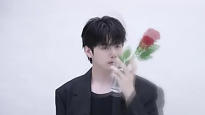 Ong Seongwu teases 2026 Official Membership Kit teaser