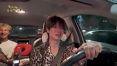 VERIVERY's Lee Dongheon drives 'Poop Taxi' for members' summer commute