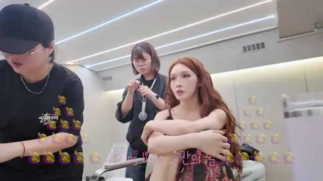 Chungha Waits Behind the Scenes of Her 'México' Music Video