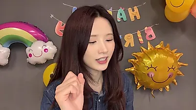 ICHILLIN' Jiyoon hosts birthday live, reveals unexpected confidence