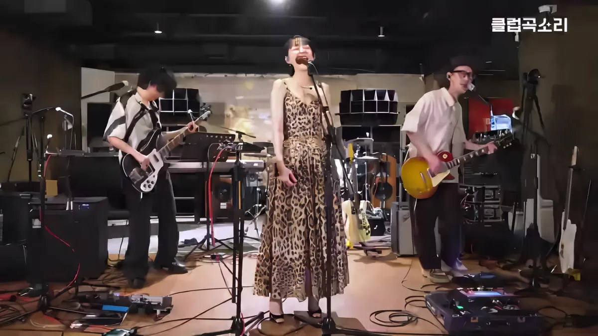 ジャウリム、ライブクラブで放った「雨を連れてくる少年(Rain To Be)」の圧倒的エネルギー