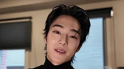 Yoo Jung-hoo revela su rutina y estilos en su primera sesión de fotos profesional