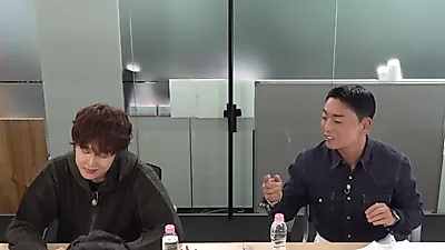 “He’s too good for you” vs. “Following my boyfriend on Instagram”... Kwak Beom