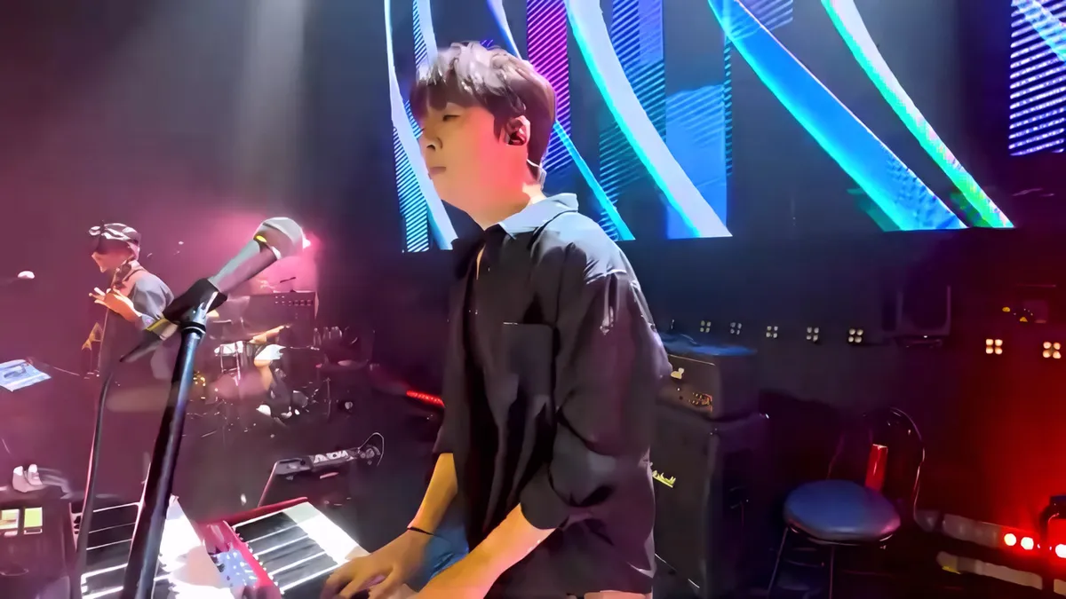 Daybreak - INTRO + drip_DA Concert Live Clip (@Daybr — YouTube: Daybreak