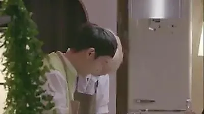 Lee Taemin shows unexpected charm with bright smiles on 'Everyone's Kitchen'
