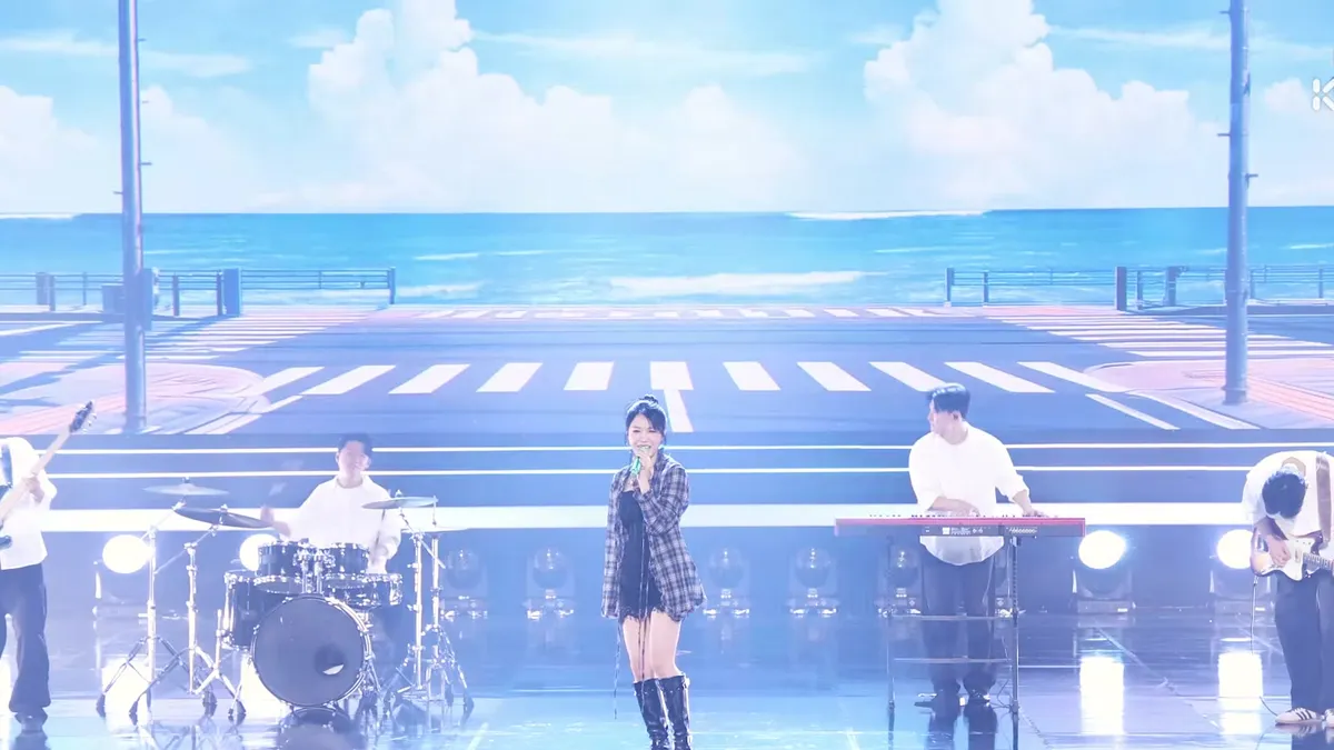 JEONG EUNJI – Wave (i love LOVE) FullCam | Show! Music – YouTube: MBCkpop