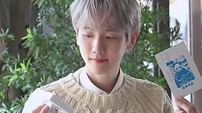 Baekhyun comparte el detrás de cámaras de su sesión fotográfica 'Stay' & 'Somewhere else'…
