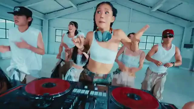 Mimi de Oh My Girl cautiva con su performance de 'Bish Bash Bosh' junto a su equipo de baile