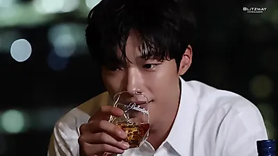 Woo Do-hwan exudes intense charisma in Ballantine's commercial shoot