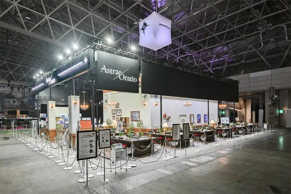 On-site view of individual demonstration tables set up inside the Astraea Oratio exhibition hall / Photo=NC