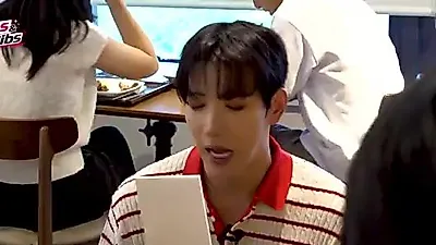 Jun. K celebrates comeback with special meal for JYP Entertainment move