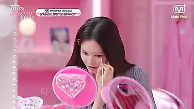 Jeon Somi mentors izna's Jimin in special makeup mission