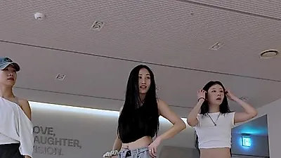 CHUNG HA 'México' music video surpasses 5 million views in 12.5 days