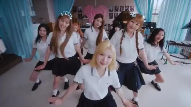 Hearts2Hearts Performs Group Dance in Classroom Scene of 'ICONIC HEART' MV