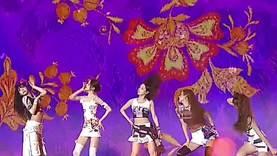 izna electrifies Boryeong summer with explosive 'Mamma Mia' performance