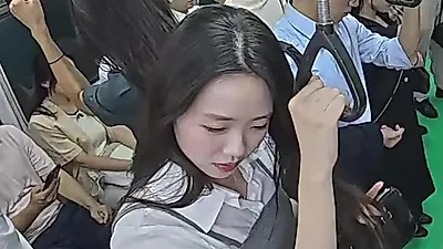 Ji Ye-eun faces awkward encounter with Centurion in new teaser