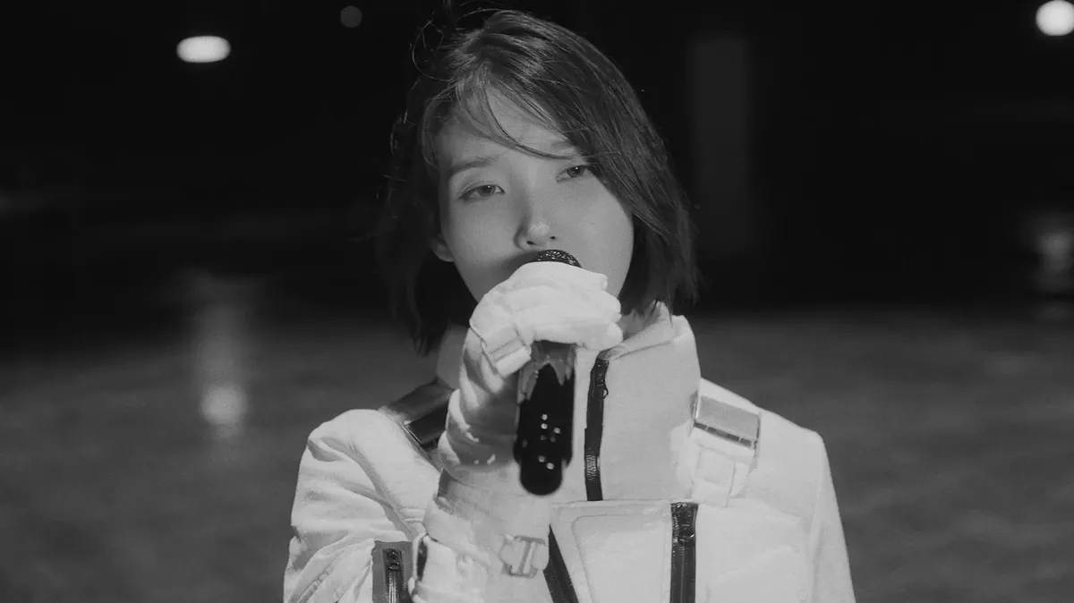 IU「この星から」ライブクリップ、公開3日で再生回数300万回を突破