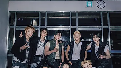 Stray Kids thống trị các bảng xếp hạng với album mới 'THIS & THAT'