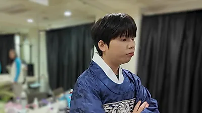 Jung Seung-hwan shares behind-the-scenes look at 'The Crown Prince' fan-meeting