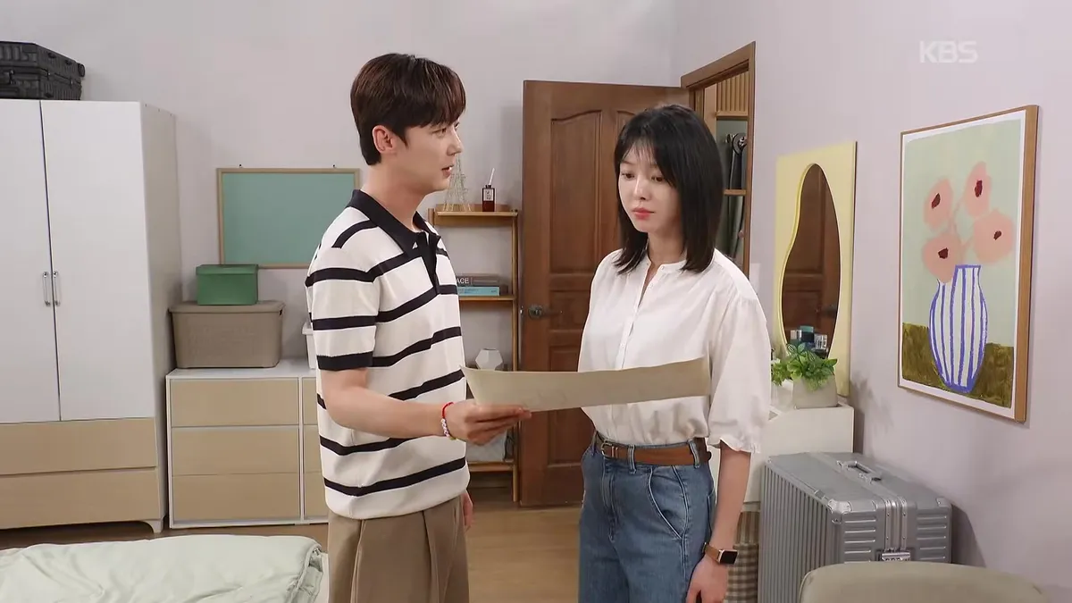 Yoon Jong-hoon dọn vào nhà ngay ngày ký hợp đồng, hóa ra lại là nhà của Uhm Hyun-kyung?!