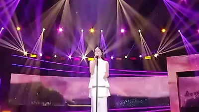 Ahn Eun-jin showcases unexpected vocal talent on stage