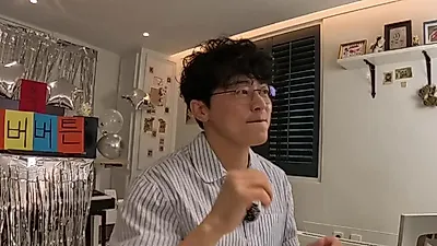 Cho Jung-seok unboxes YouTube Silver Button, eyeing Gold Button