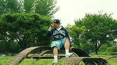 WOO（ソン・ヒョヌ）、HAEMOOが参加した「目的地のない旅」のライブ映像を公開