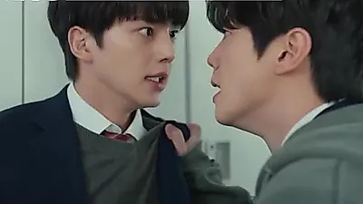 Song Kang and Lee Jun-young find connection through stage fright