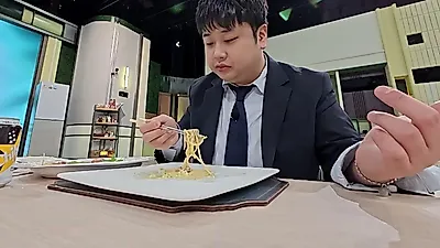 "A Taste That Won't Let Me Calm Down": Yoon Nam-no Reacts to Kwon Seong-jun's Shrimp Dish…