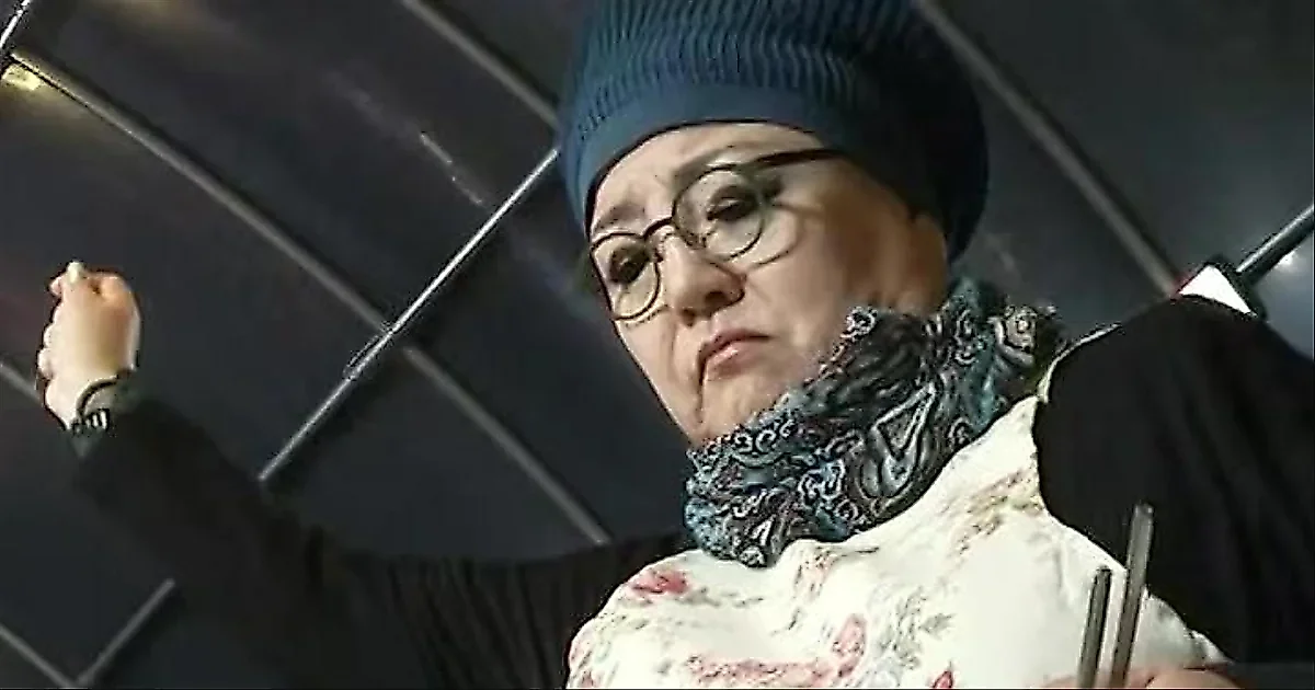 Bàn ăn thuận tự nhiên của mẹ con Yoon Hee-jung: hành lá tự nhổ hòa quyện cùng thịt