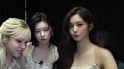 Nmixx shares Hong Kong concert behind-the-scenes and fan art gifts
