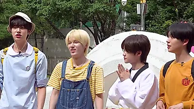 VAYON enjoys childhood playground games during Chuseok holiday