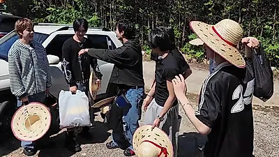 "Making stones, not songpyeon"... NAZE's Chuseok farming and cooking challenge