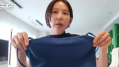 Kim Na-young's summer fashion essentials: From high-end brands to vintage watches