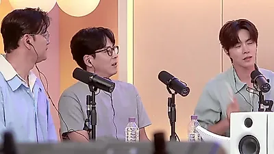 Bae Soo-bin, Hong Woo-jin, and Hong Jong Hyun discuss theater on Yuin Radio