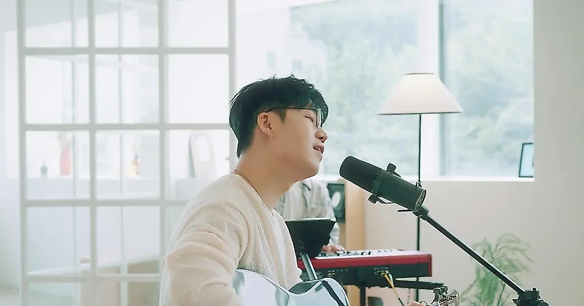 弘大光、アコースティック版「Seasons Full of You」で魅せる新たな魅力