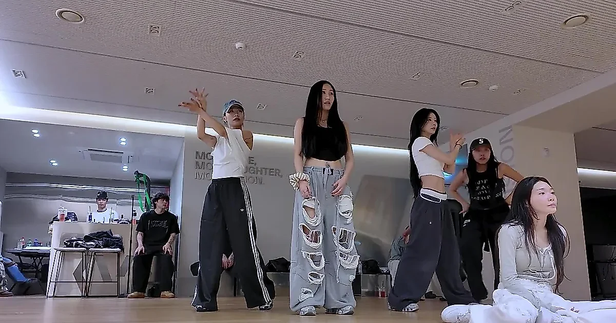 Chungha recuerda su paso por México durante el ensayo de 'México'