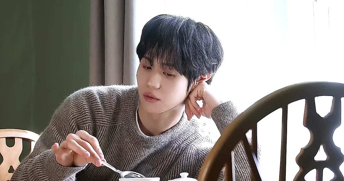 Yoseob cautiva con una atmósfera onírica en el teaser de su segundo fotolibro