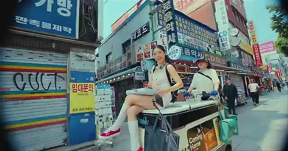 Mimi de Oh My Girl debuta como solista con 'Bish Bash Bosh'
