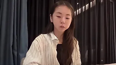 Ahn Sohee visits Gangneung with family after 10 years