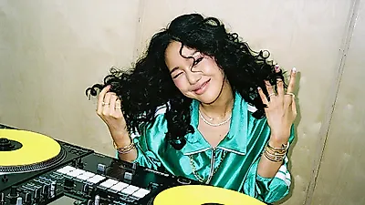 Mimi reveals her professional dancer side beyond variety wit