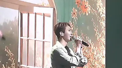 Jo Kwon shows intense devotion to 2AM Seoul concert fans