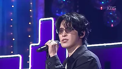 Seventeen's Dino Conveys Heart-Rending Emotion with 'Love Sick' on KBS's Open Concert