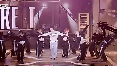 DINO Proves His Commanding Stage Presence With “LIKE IT” on Inkigayo