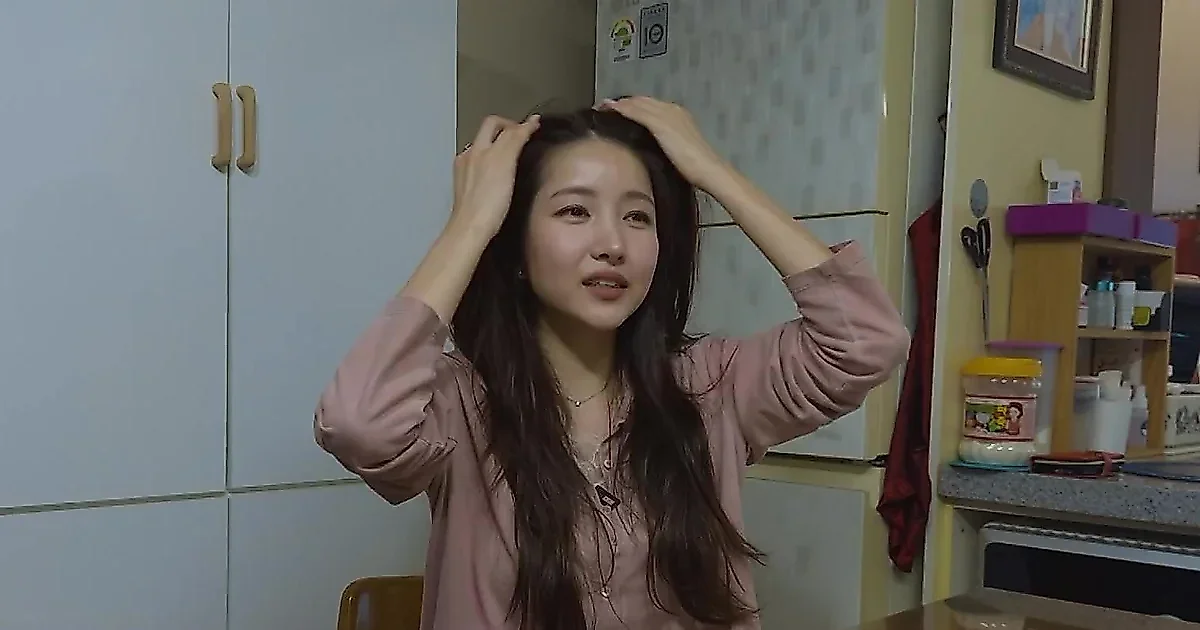 “Chụp hình chỉ hai ngày sau khi cha qua đời”… Kim So-won và nỗi đau ẩn sau album đầu tay