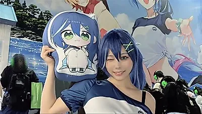 Model Shinonome Umi embodies Pearl in Blue's 'Nika' at TGS 2026